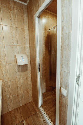 Гостиница Сальвадор Партенит Трехместный номер с общей ванной комнатой-8