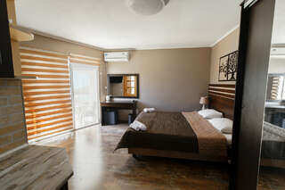 Гостиница Сальвадор Партенит Люкс с видом на море-2